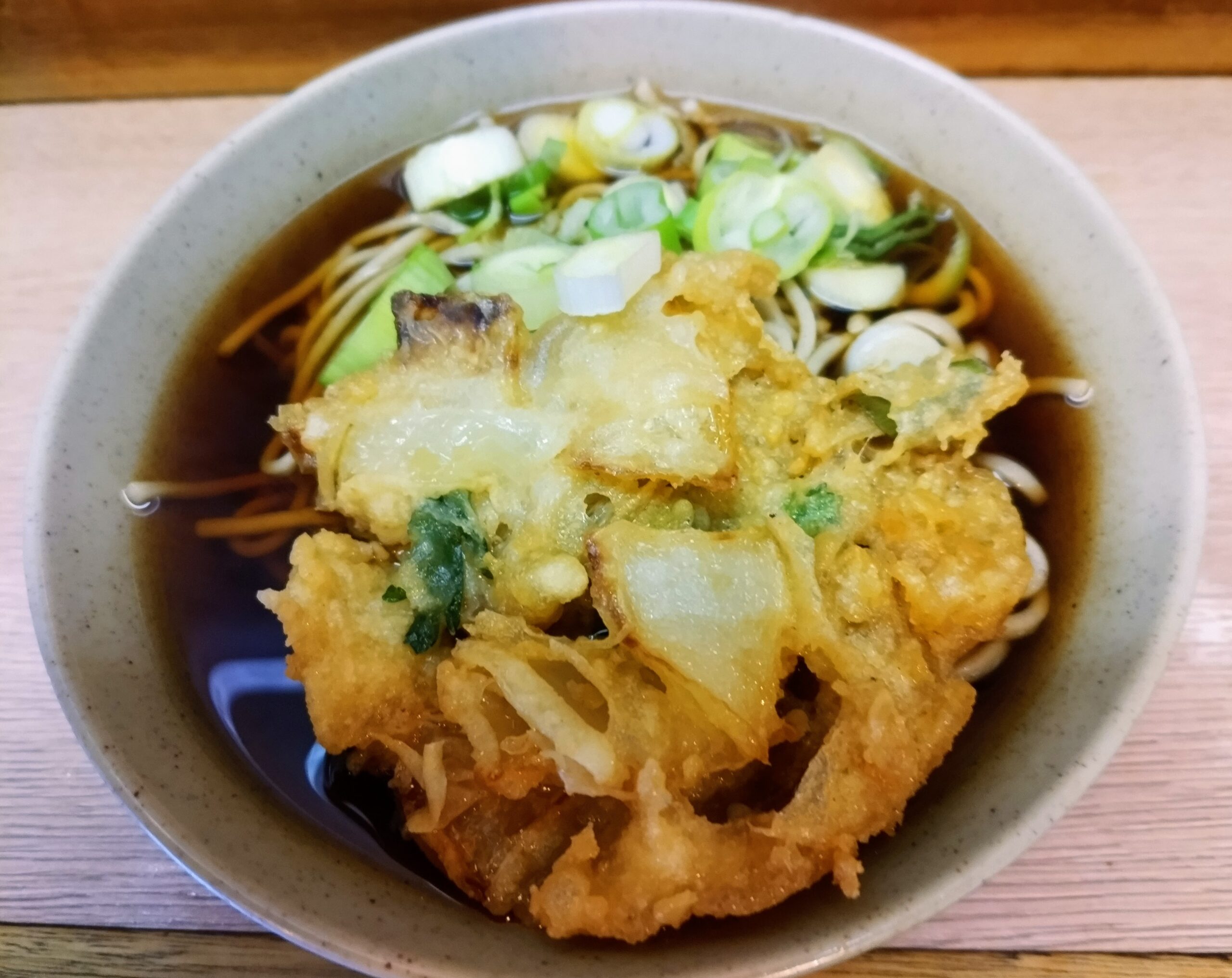 【大門・浜松町】真っ黒なつゆの立ち食いそば【六文そば金杉橋店】 凡人フリーランスことりの巣